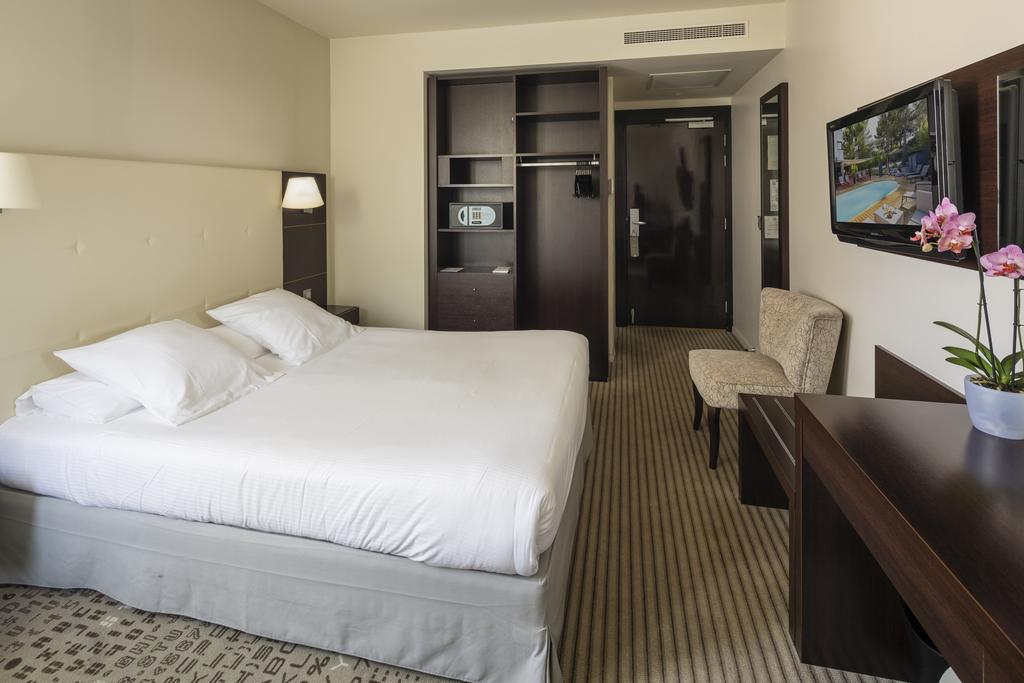 Best Western PLUS Hôtel de l'Arbois Aix-en-Provence Zimmer foto
